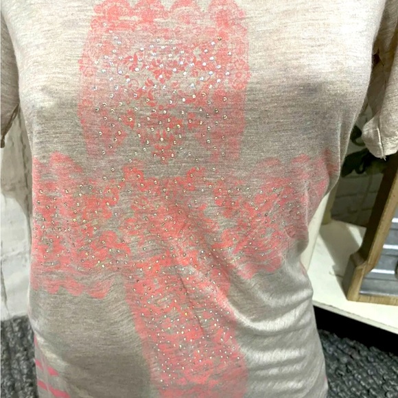 Buckle Daytrip Crochet Sleeves Embellished  Cross Top Sz M NWT! - Picture 5 of 5